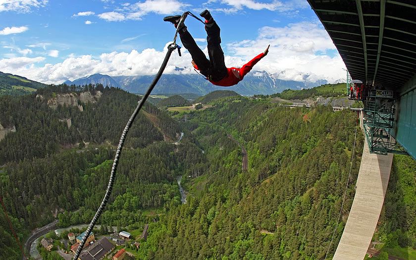 Bungee jumping near Innsbruck